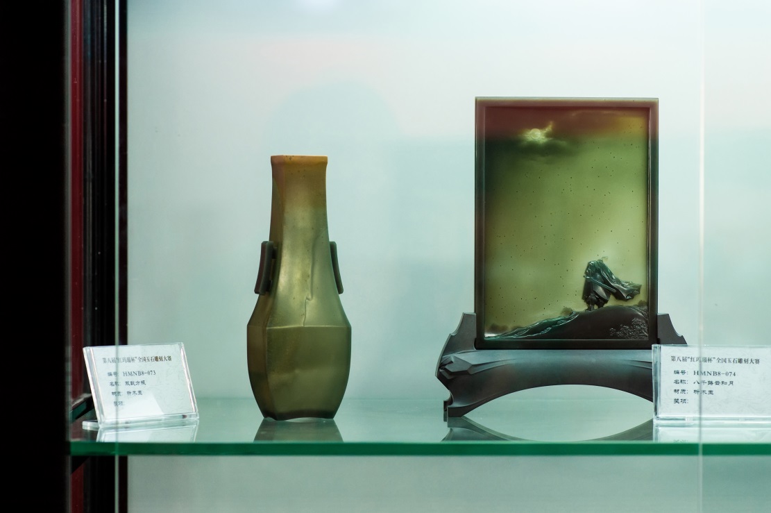 作品《八千里路云和月》荣获金奖,张庆东作品《雨巷》荣获银奖,李旭